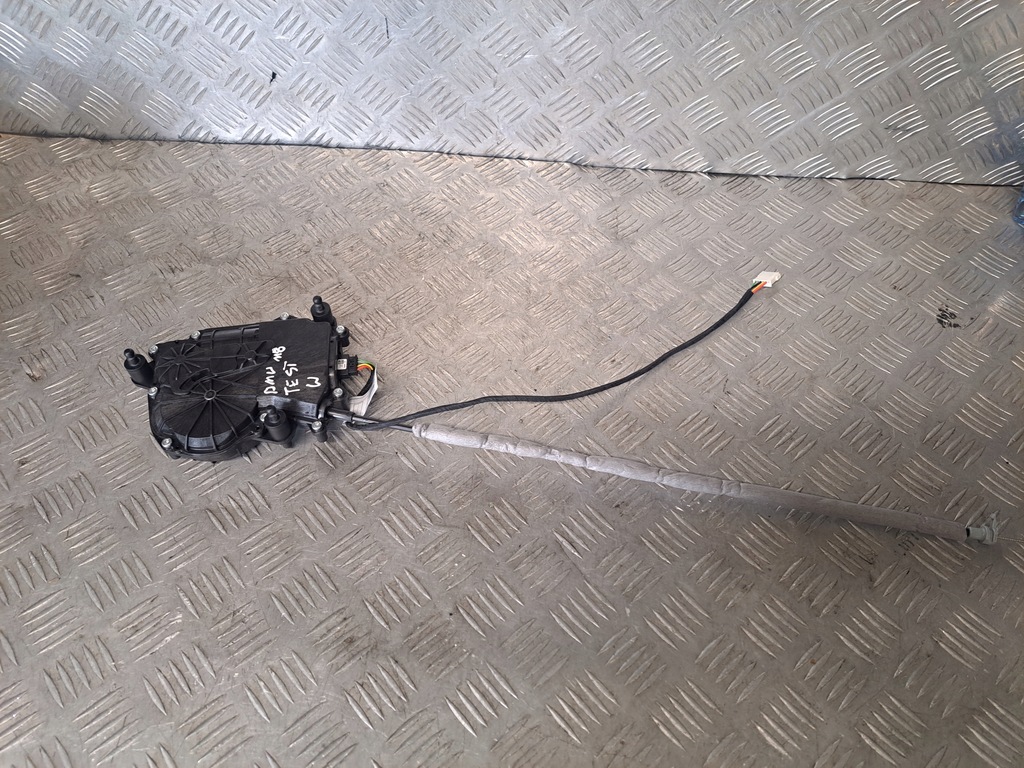 фото №5, Bmw 8 m850ix g16 замок крышки доводчик 7441014 7462715