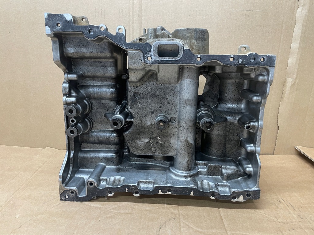 Mercedes a654 4matic поддон масляная двигателя идеальная a6540105011 Цена