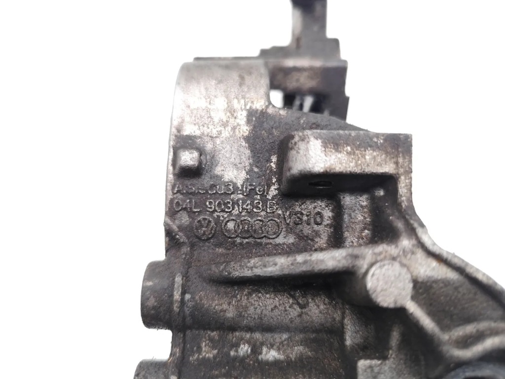 Skoda superb кронштейн генератора 1.6 tdi дизель 88kw 120 hp 04l903143b с Разборки