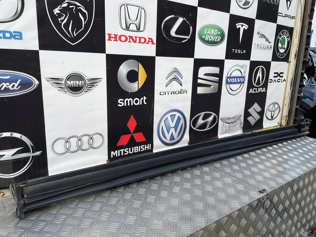 фото №1, Mazda cx30 молдинг поріг права