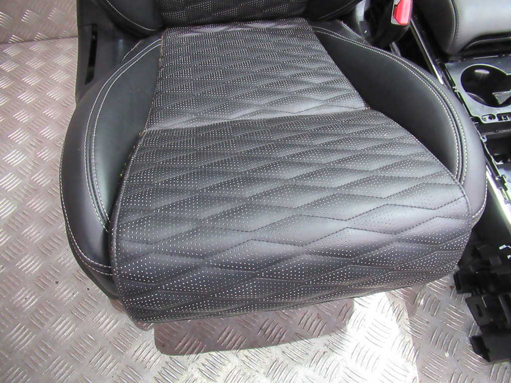 фото №8, Land rover range velar кожа сиденья заднее сиденье обшивки салон полный