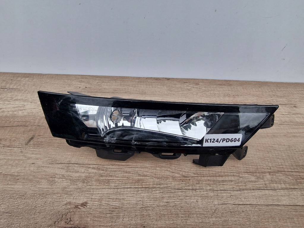 фото №1, Правий протитуманна фара hella новий skoda rapid lift 5ja