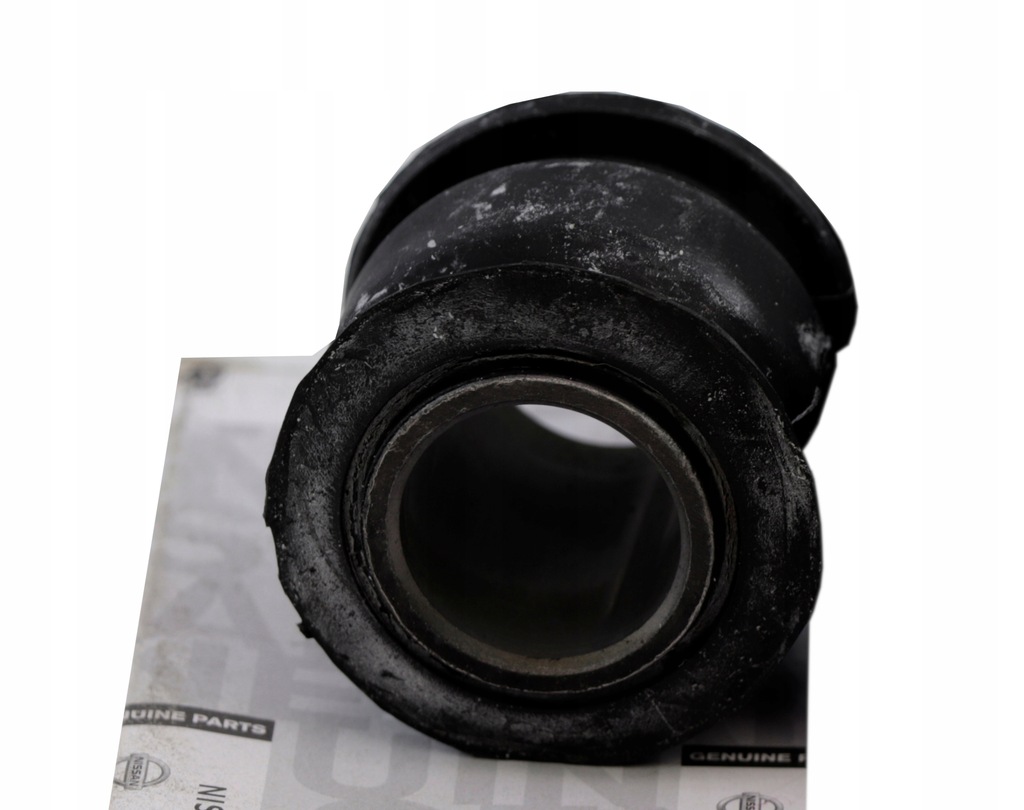 фото №1, Nissan patrol y60 y61 втулка тяга панара oem