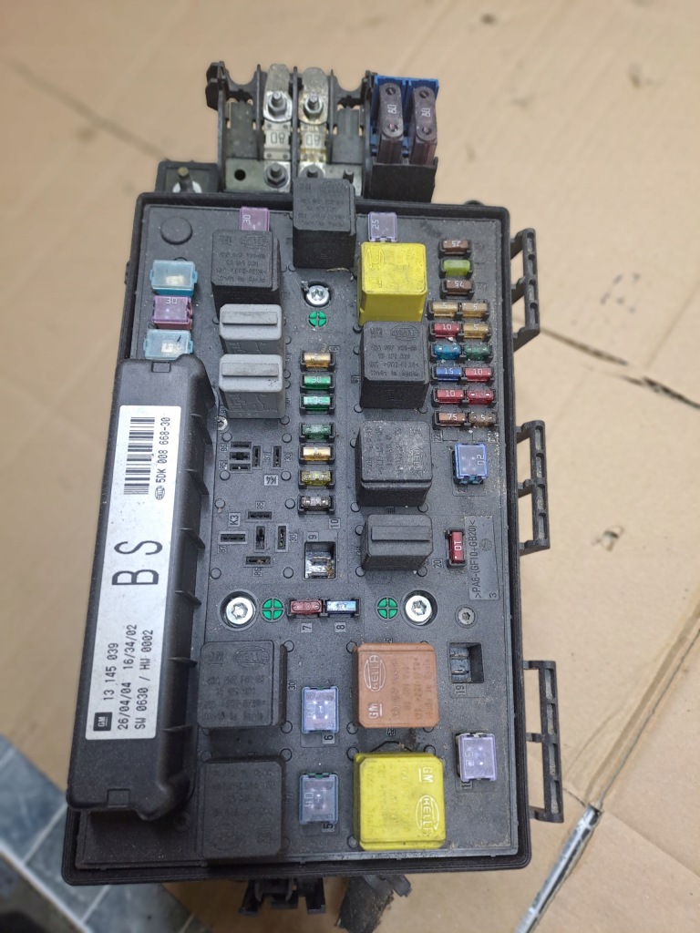 фото №1, Коробка запобіжників 13145039 opel astra h