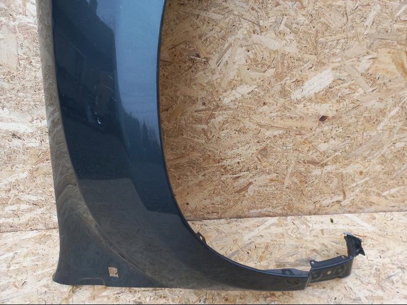 Dacia dsuter 1 1 крыло  передний перед правый с Разборки