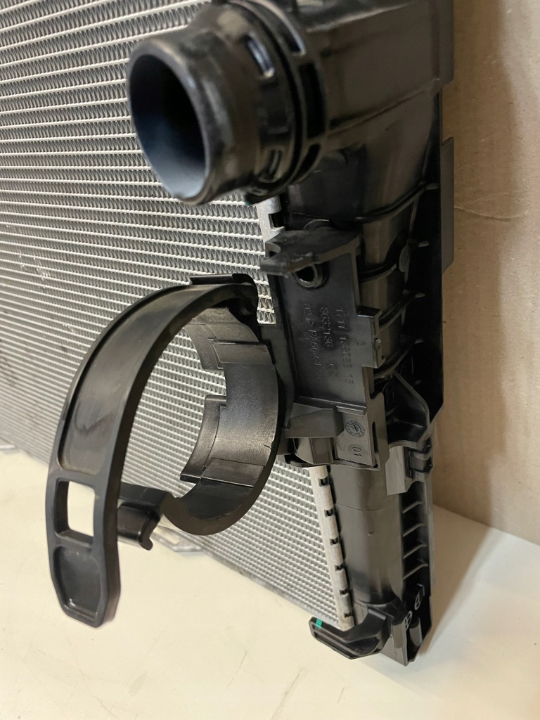 Радіатор води рідина охолоджуючої гібрид bmw 5 g30 530e 7 g11 g12 740e Зі Шроту