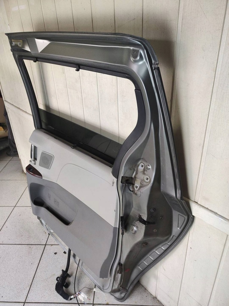 фото №10, Дверь задняя правая сторона toyota sienna 3 2011