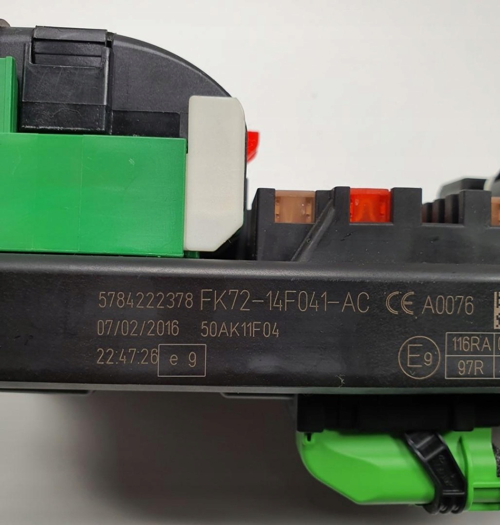 фото №3, Коробка предохранителей discovery sport l550