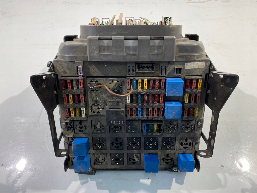 фото №4, Коробка запобіжників renault 5010466930