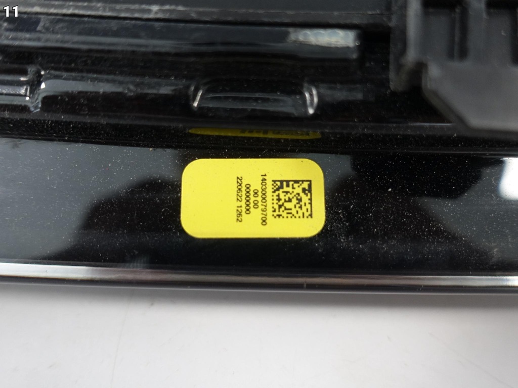 фото №12, Mercedes eqs v297 amg 21- молдинг хром лампа накладка середня led europa