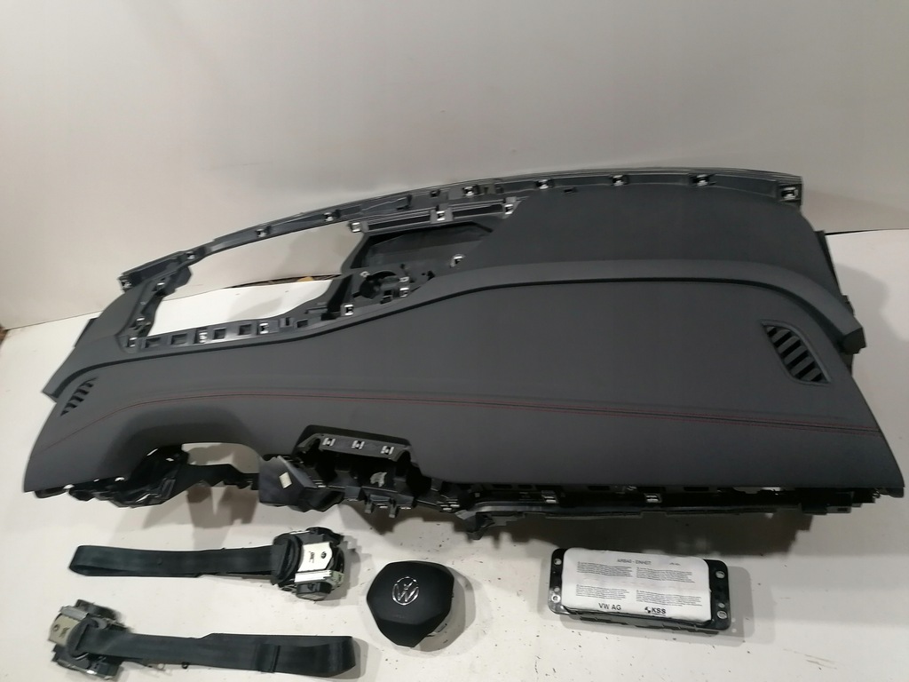 фото №8, Vw id5 id 5 приборная панель консоль подушка безопасности подушки безопасности ремни оригинал демонтаж