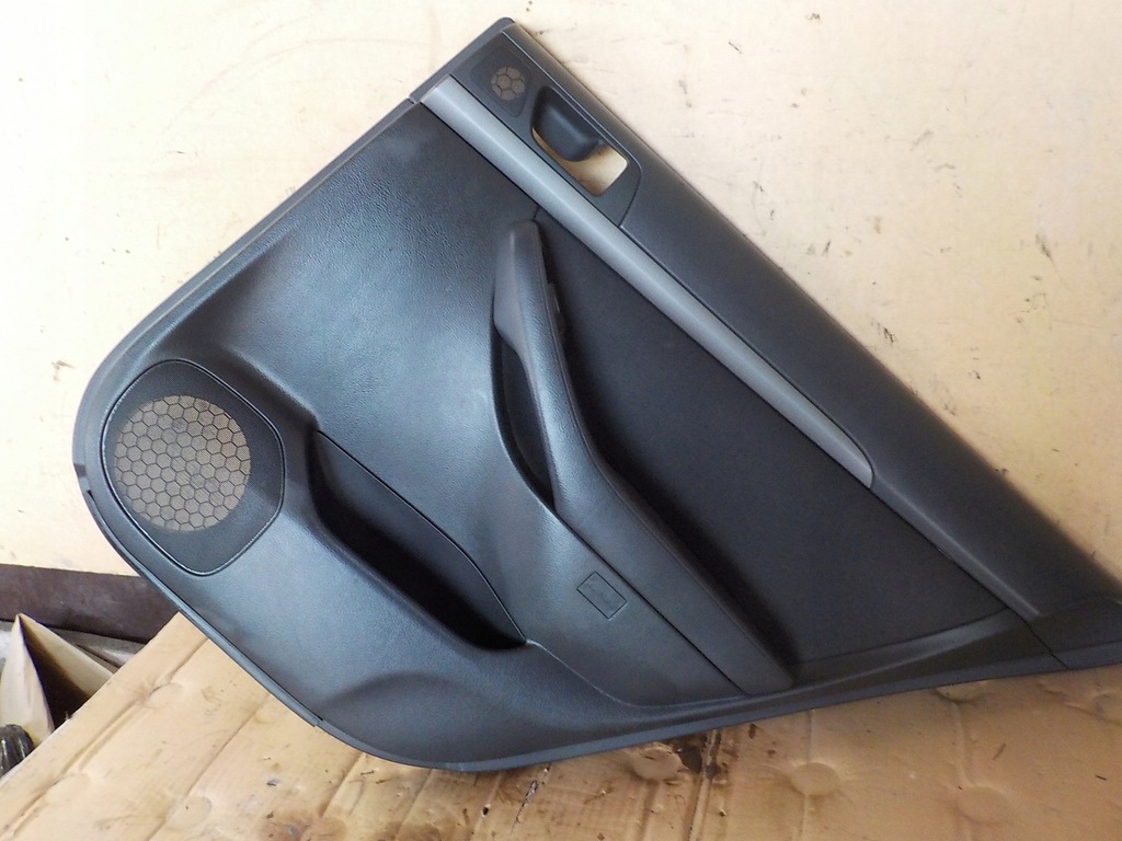 фото №1, Toyota avensis t25 обшивка двері правий задня