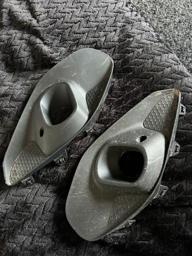 фото №1, Opel corsa левая решётка na противотуманная фара 04cs2105cl