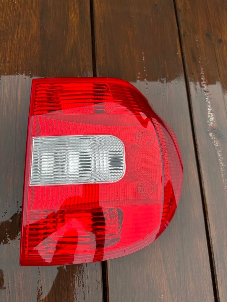 фото №1, Skoada yeti лампа led задняя задняя 5l0945112