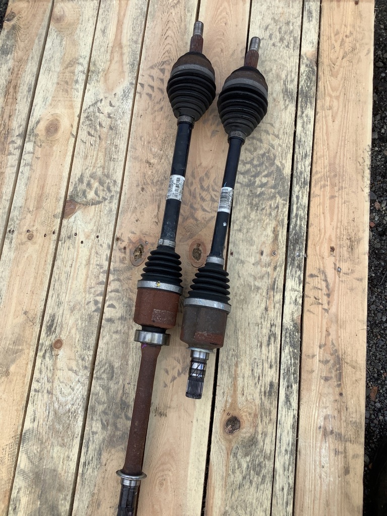 фото №1, Привідний вал ліва renault zoe 391018882r