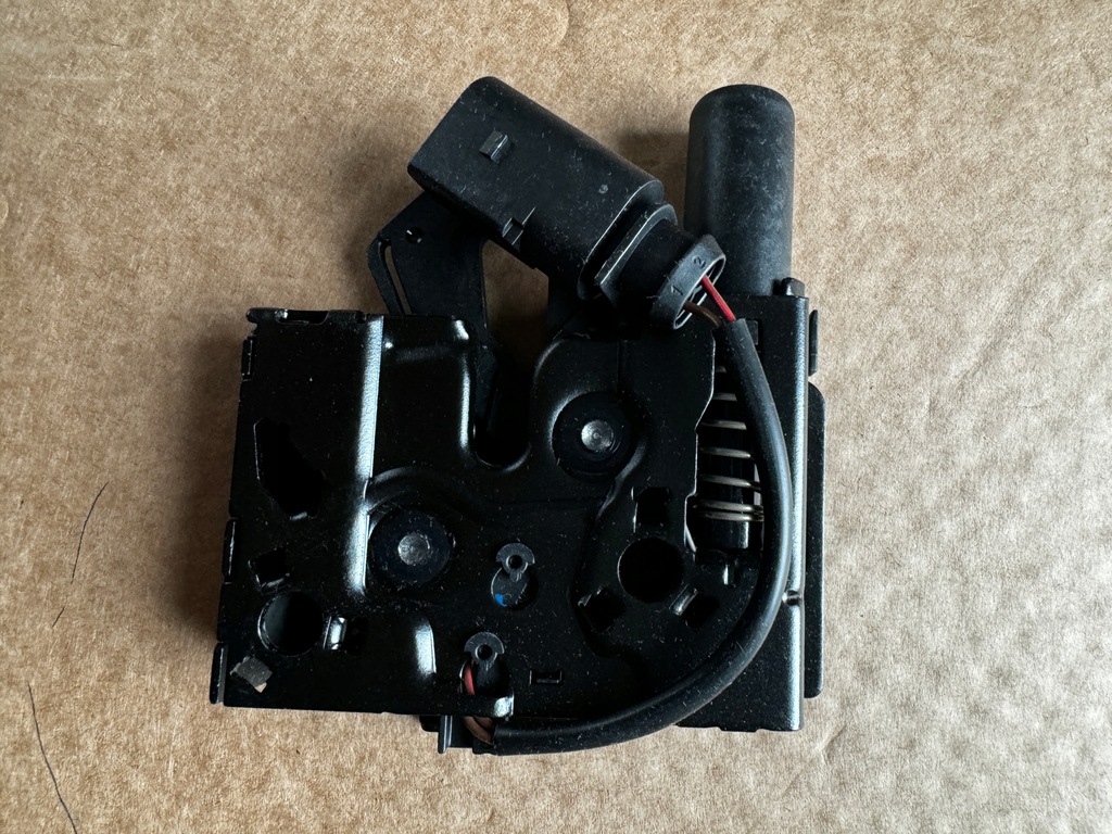 фото №1, Audi q7 q8 замок капот 4m0823509b