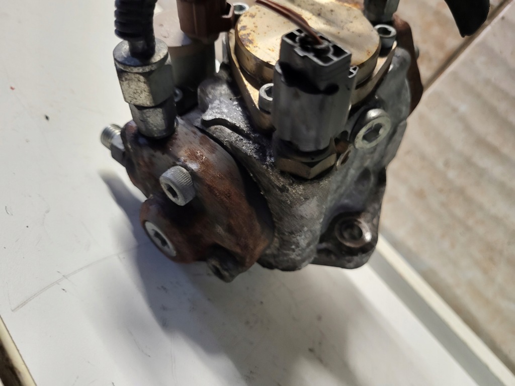 фото №5, Насос впрыскная mazda 6 ii gh 2.2 citd denso