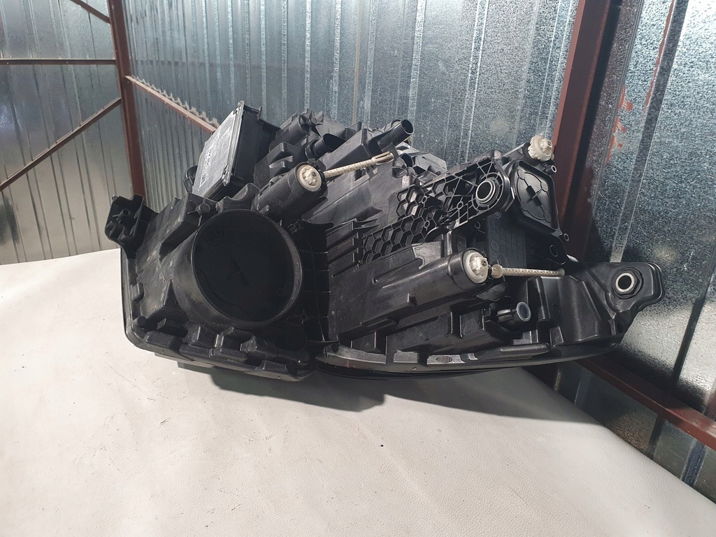 фото №10, Лампа правая передняя перед skoda karoq full led 57b