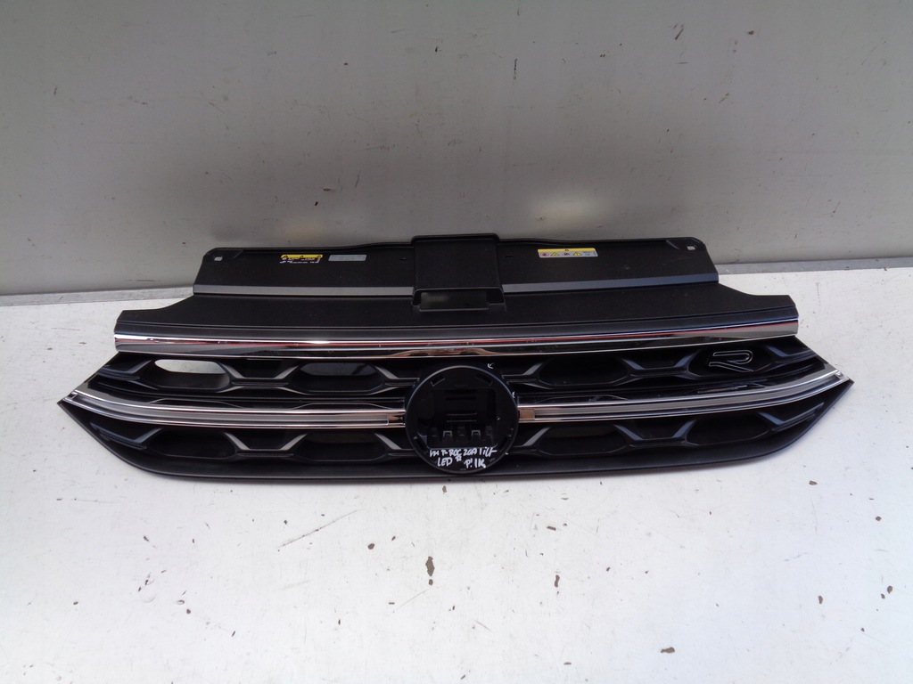 фото №2, Решётка радиатора решётка радиатора vw t-roc 2ga lift r-line led