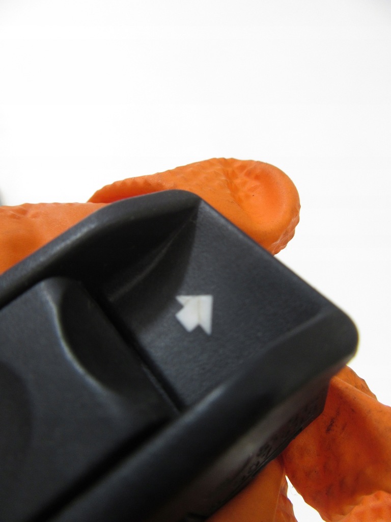 фото №2, Перемикач люк bmw e38 e39 e46 e53 e60 e61 e63 e83