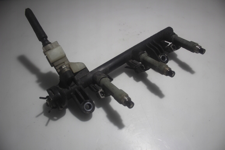 фото №1, Молдинг впрыскная toyota aygo i 1.0