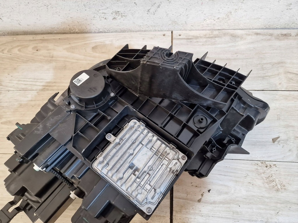 фото №9, Лампа права smart full led cyber sparks led europ