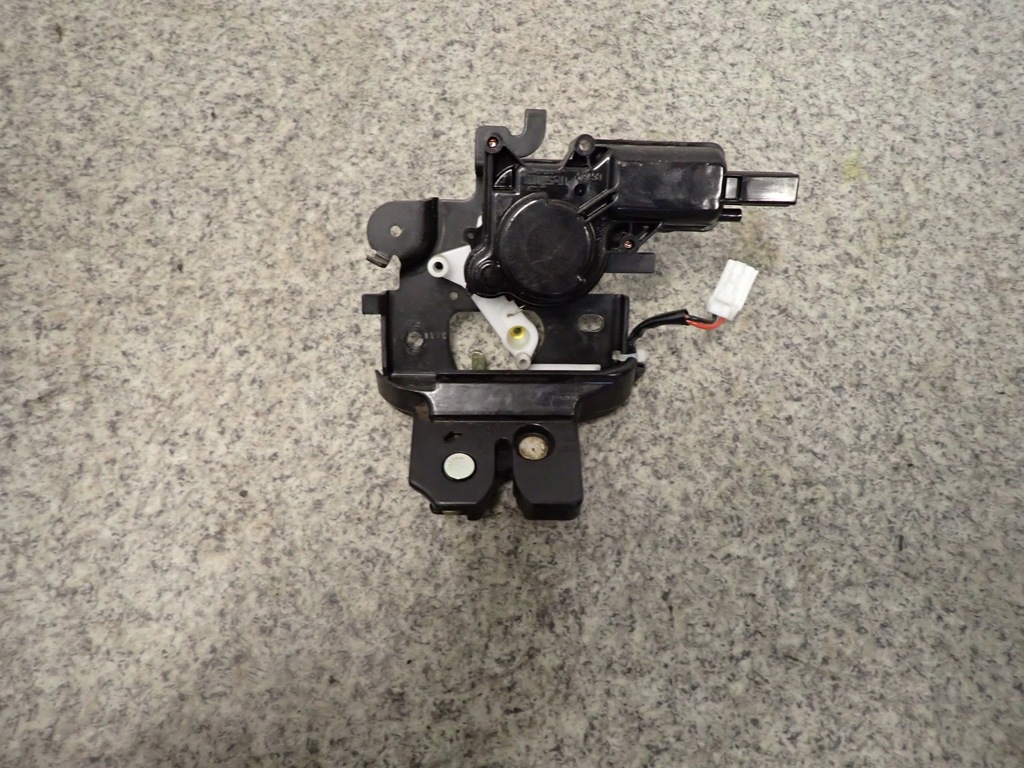 фото №5, Mazda 3 mazda3 bk 03-08 замок крышки задний sedan