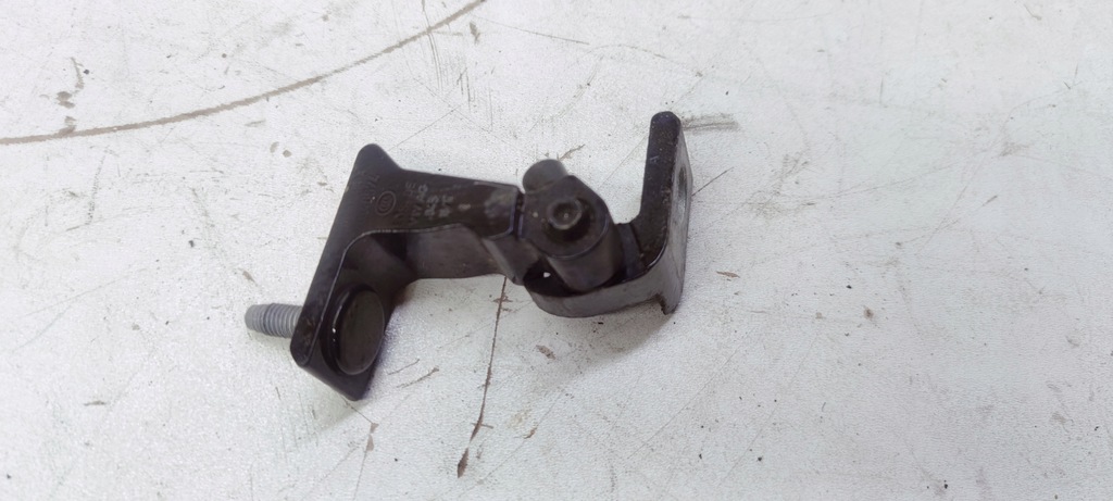 фото №1, Петля двері правий audi a4 b9 8w0831404a