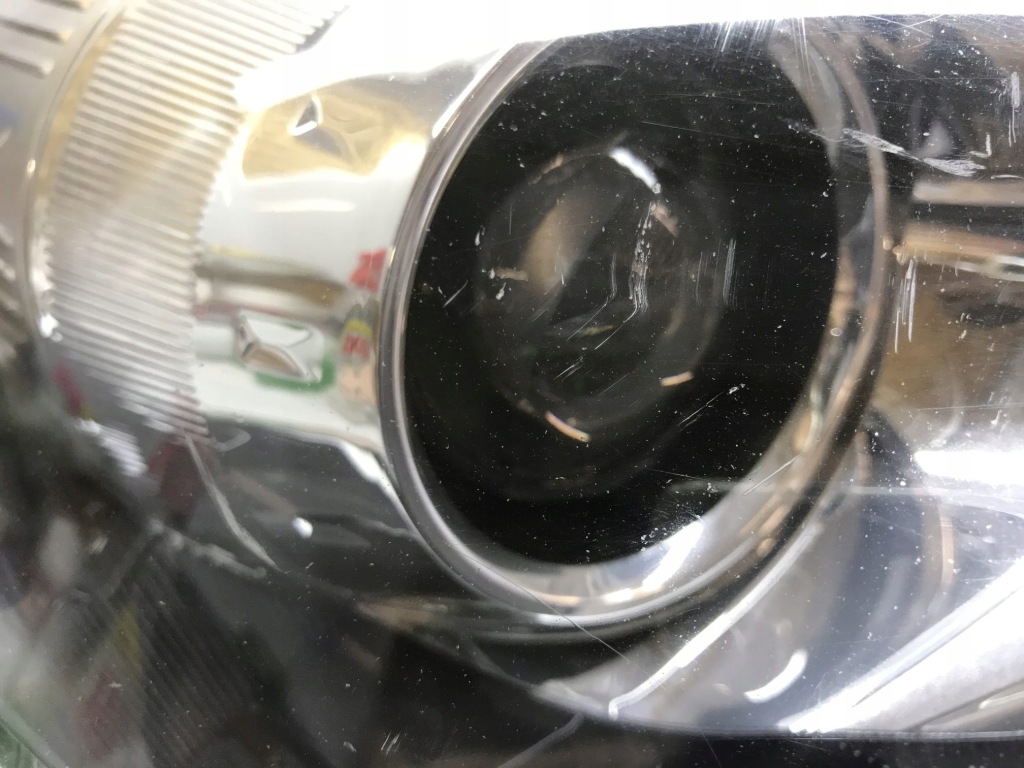 Toyota avensis t29 рестайлинг  full led фонарь  передняя правый Киев