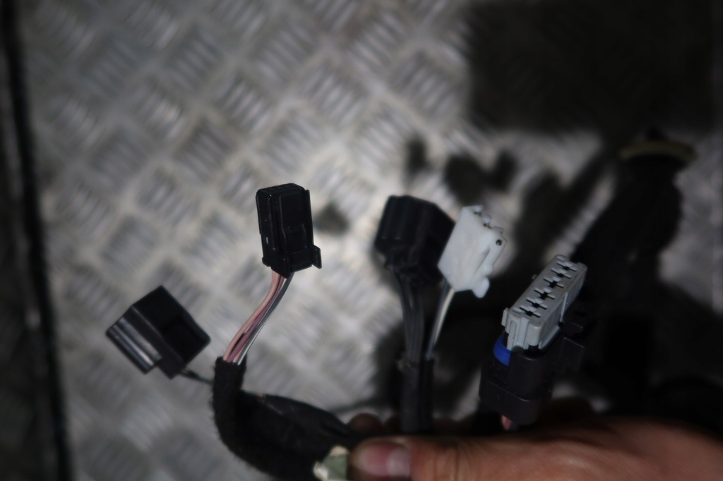 фото №4, Жгут электропроводка кабели дверь правый задняя renault megane iv hb 241268520r