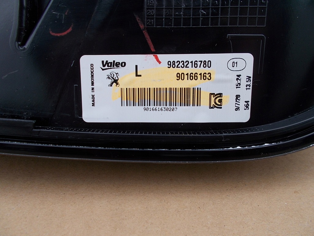 фото №7, Peugeot 208 p-208 ii n.m. лампа задняя левая правая