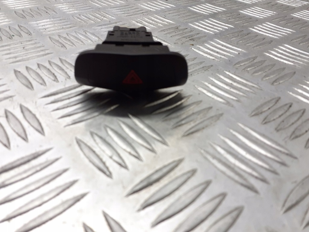 фото №1, Выключатель света аварийных nissan primera p12