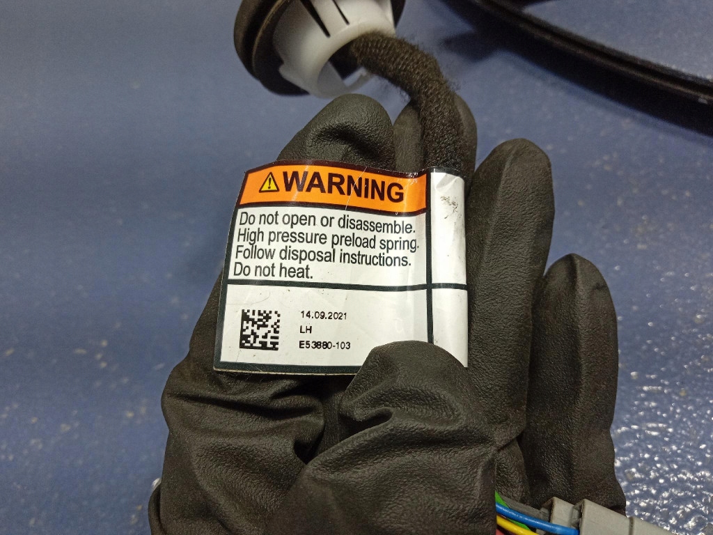 фото №4, Ford mustang mach-e электрический привод крышки багажника левый lj8br402a55ac