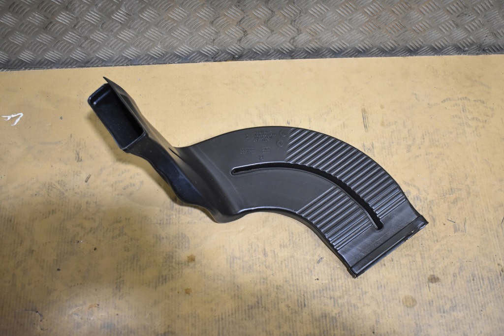 фото №1, Канал повітря правий mercedes w206 1