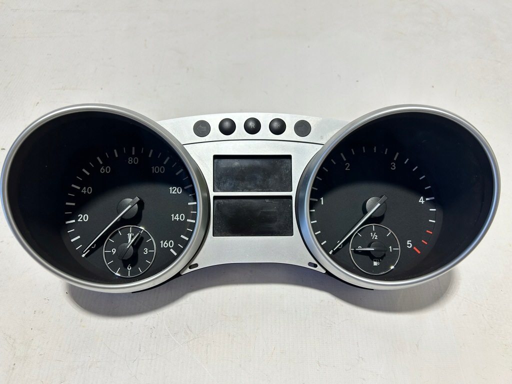 Купить Счетчик приборы mercedes w251 cdi 2514402111