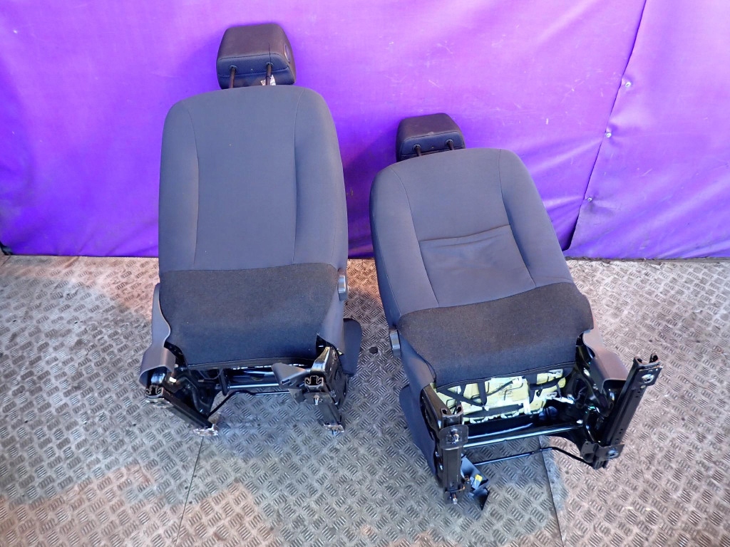 Renault clio iii hb 5d сидіння комплект перед правий лівий водія заднє сидіння Оригінал