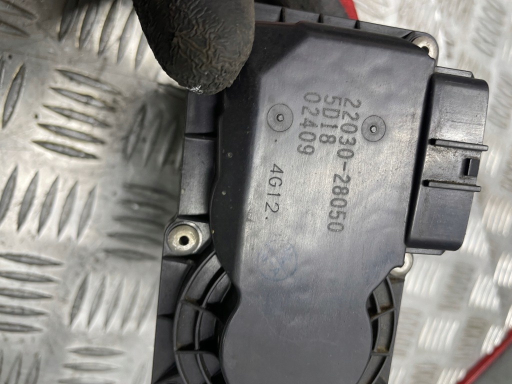 Дроссельная заслонка 22030-28050 toyota avensis t25 рестайлинг  2.4vvti с Разборки
