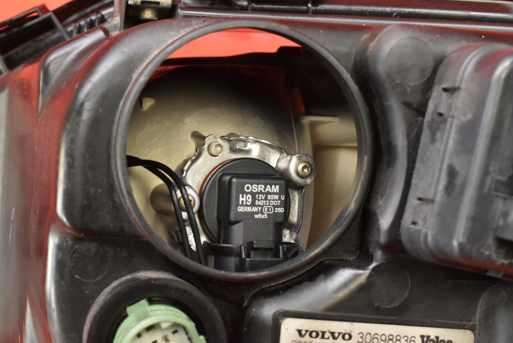 фото №10, Фара правый лампа перед eu 30698836 89900266 volvo v70 2 ii lift 04-08