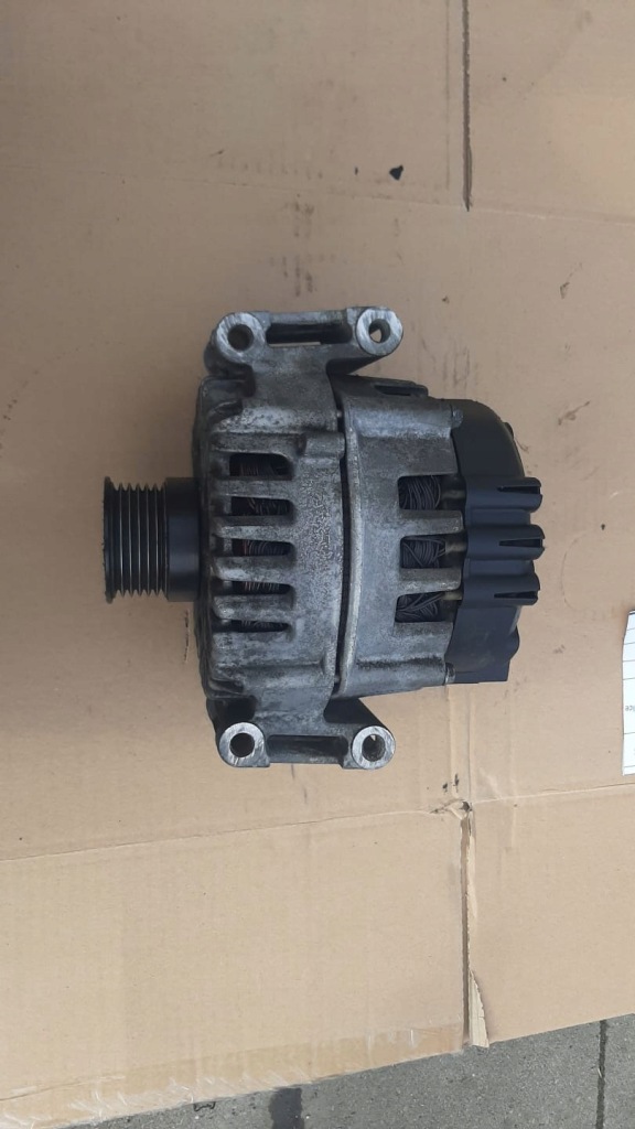 Купить Mercedes e w212 amg e63 5.5 cls w218 генератор