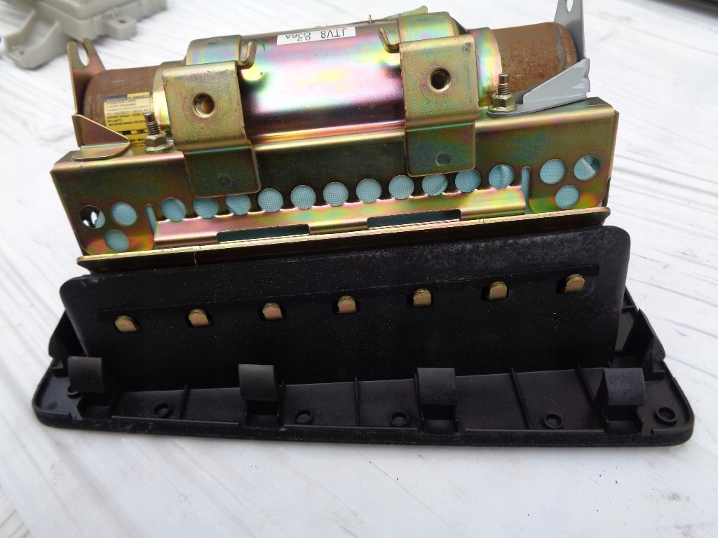 фото №7, Mazda 6 подушка пассажира подушка безопасности 02-07 europa