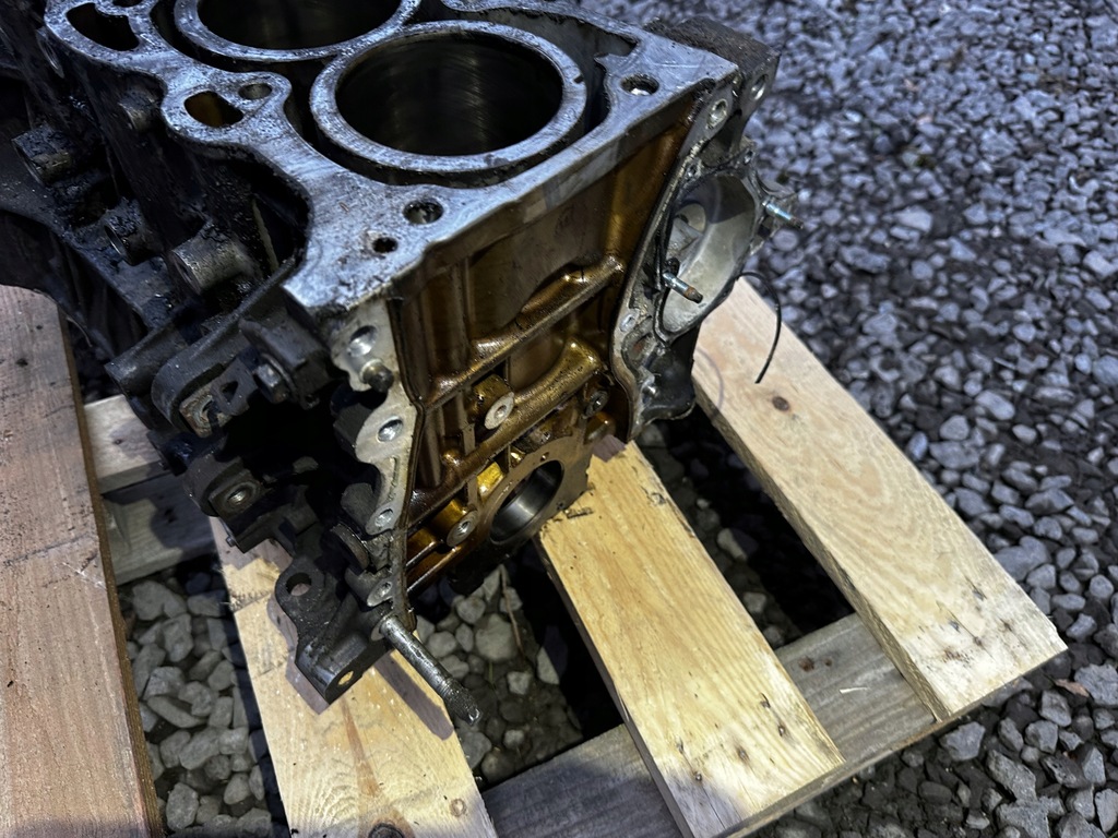 фото №7, Блок двигателя toyota avensis 2.0 16v 1az fse