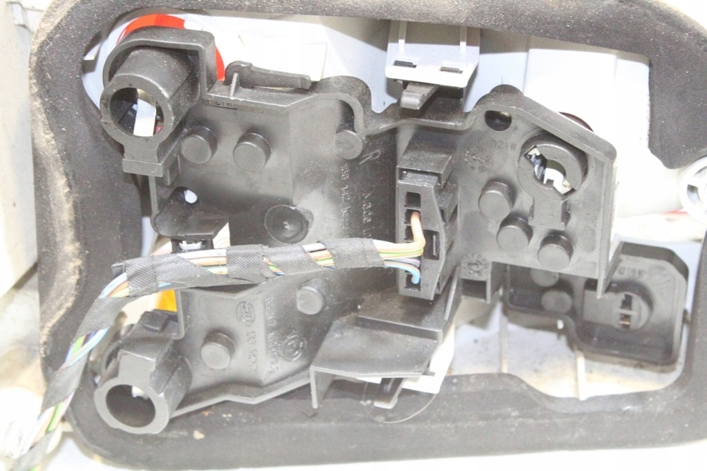 фото №9, Лампа правая задняя bmw 1 coupe e82 6924520 3.0l бензиновый 225kw 2009