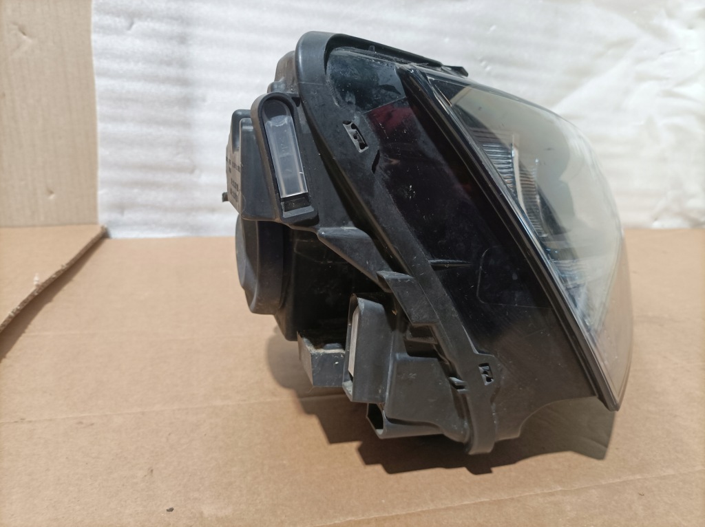 фото №4, Лампа права перед skoda scala full led 657941016