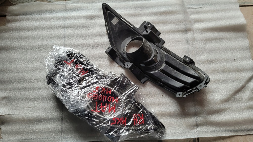 Решётка противотуманной фары правая ford mondeo mk5 решётка бампера матовая ds73-19952-aa с Разборки