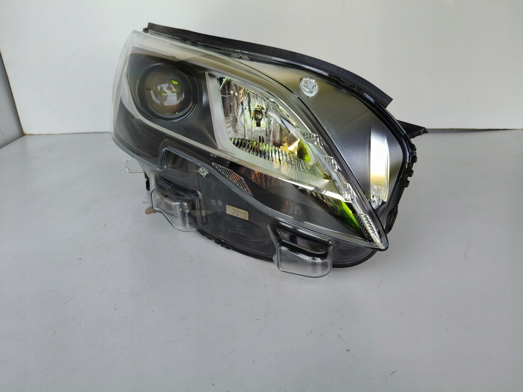 фото №1, Лампа правая фара peugeot expert traveller 16- ксенон