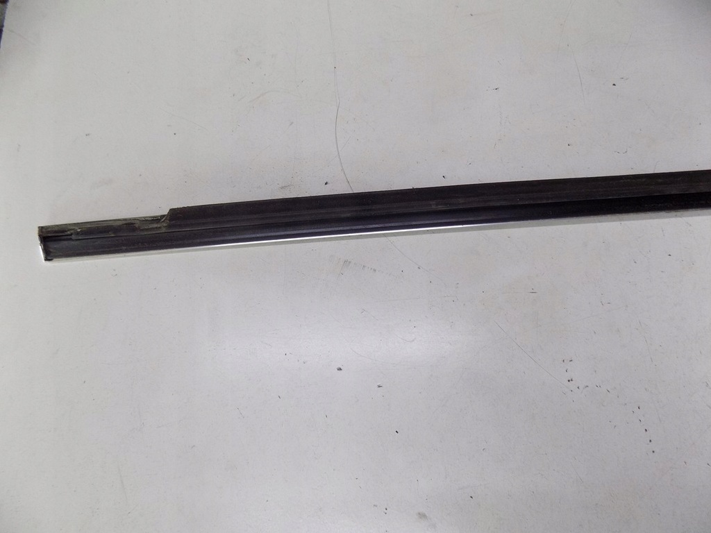 фото №5, Peugeot 5008 i молдинг уплотнитель левый перед