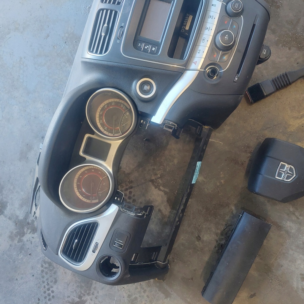 фото №16, Dodge journey 11-20r панель приладів подушки безпеки ремені