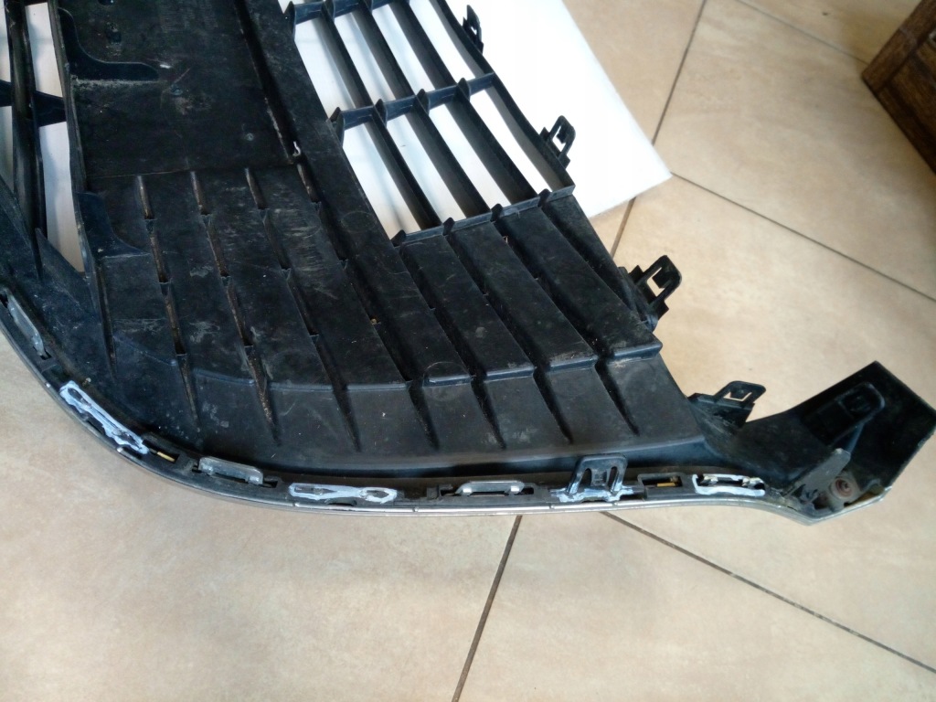 фото №10, Решётка бампера toyota yaris iii '14-17 перед 53112-0d400 с хромированные элементы oryg.