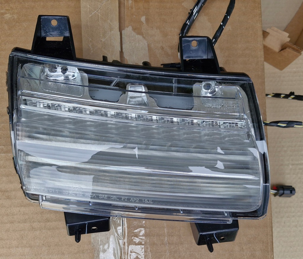 фото №1, Jeep wrangler iv 4 jl правий протитуманна фара лампа перед