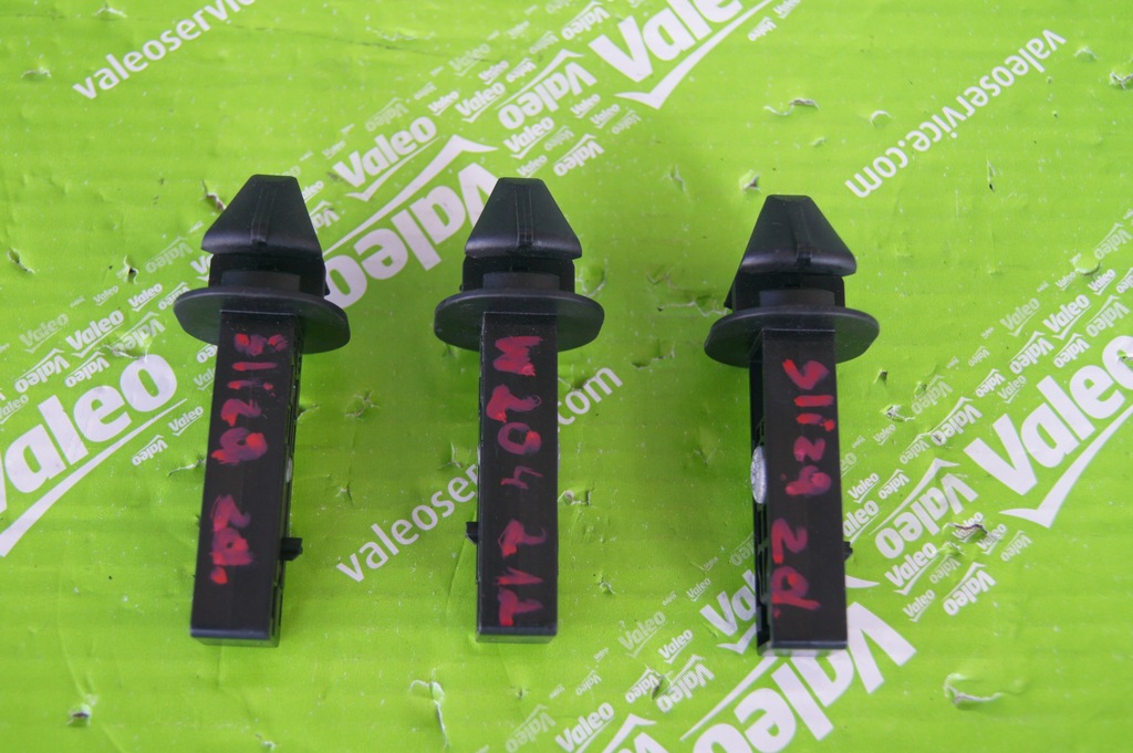 фото №1, Кронштейн бампера mercedes перед a2188800430